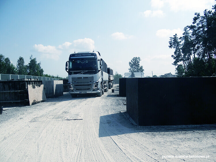 Transport szamb betonowych  w Staszowie